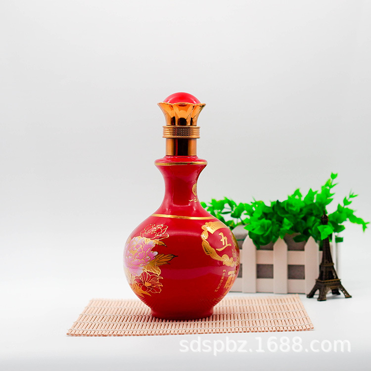 定制一斤裝花瓶形噴涂酒瓶 紅色釉烤金字 內(nèi)容可設(shè)計鄆城酒瓶